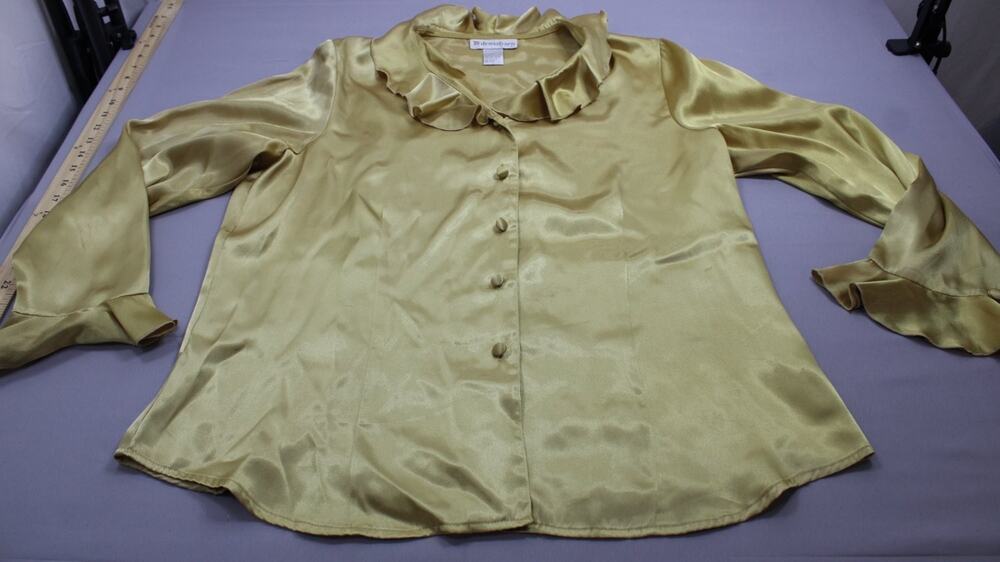 Dressbarn Woman Blouse Top 14/16W Satin Ruffle Neck Cuffs Button Front
